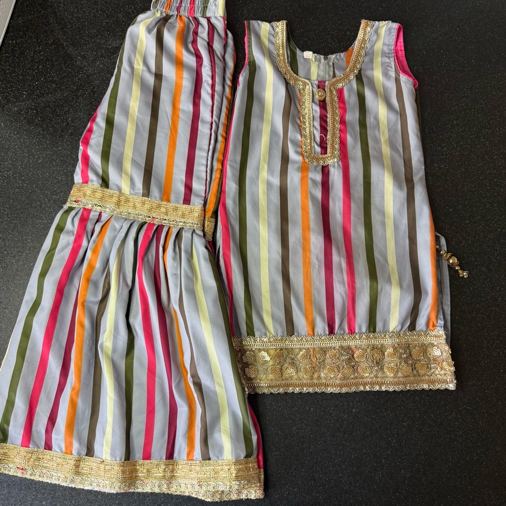 Two Piece Girls Outfit size 28 or 9/10 - Picture 2 of 3